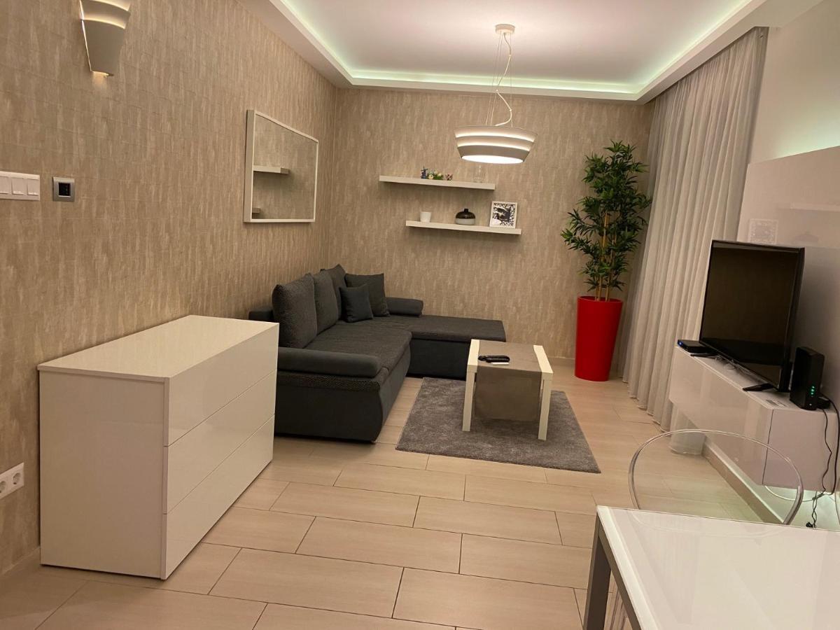 Parizsi Udvar I. Apartment Дебрецен Экстерьер фото