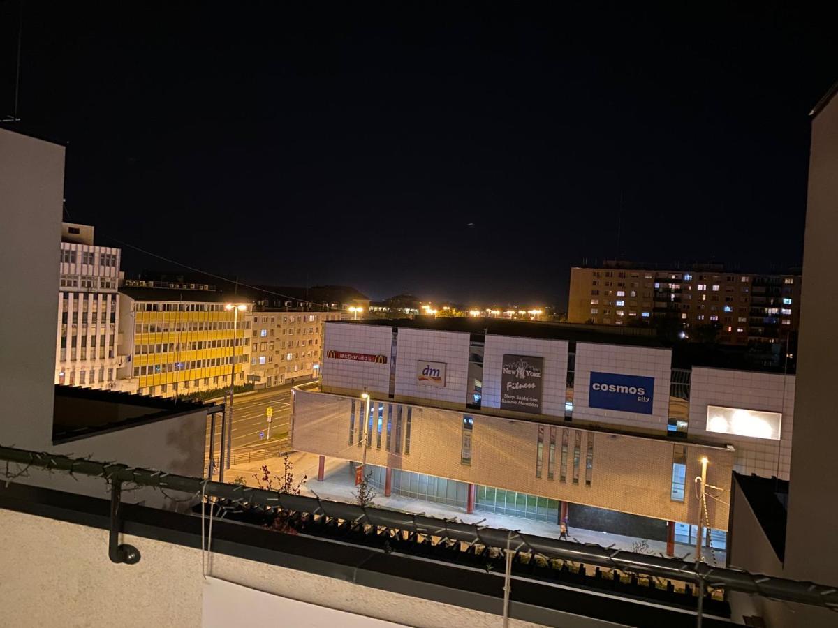 Parizsi Udvar I. Apartment Дебрецен Экстерьер фото
