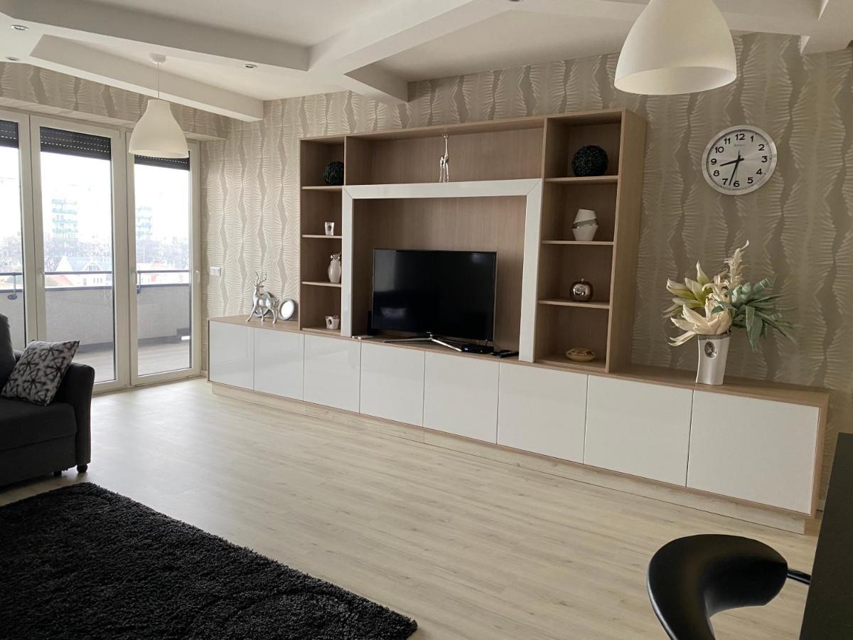 Parizsi Udvar I. Apartment Дебрецен Экстерьер фото